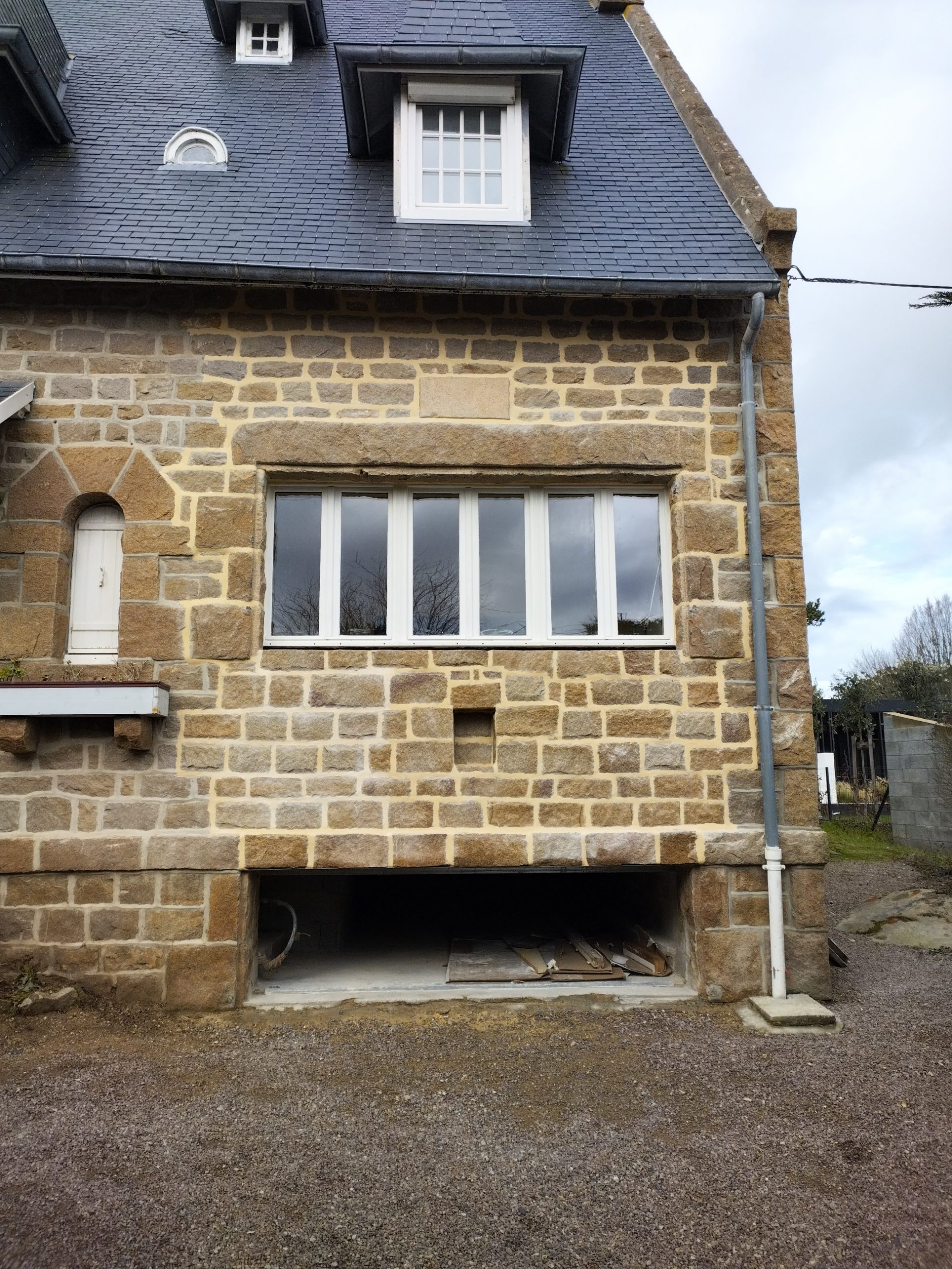 modification d'une facade par ajout de baie vitree a trebeurden